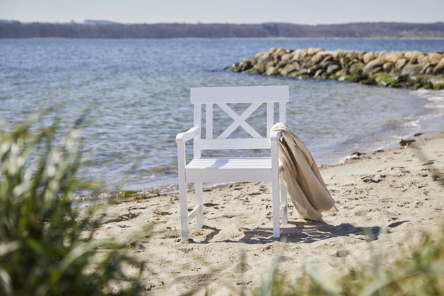 Sofiero set - trepersoners bänk, två stolar & bord - vit