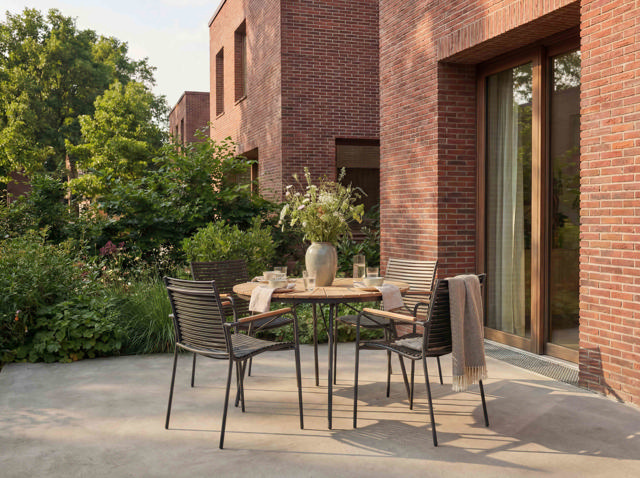 Ellen & Mood Classic set - bord Ø110 & fyra stolar - antracit