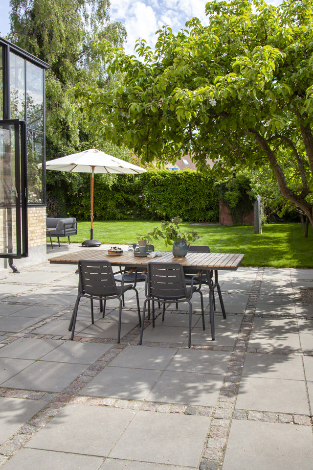 Parc stol - antracit 